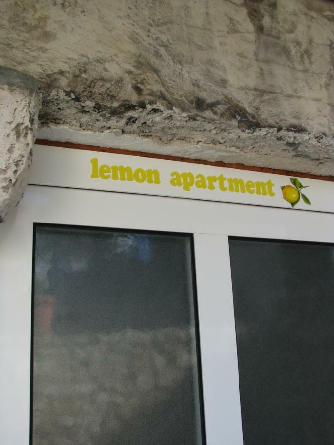 Apartments And Room Lemon Vis Buitenkant foto