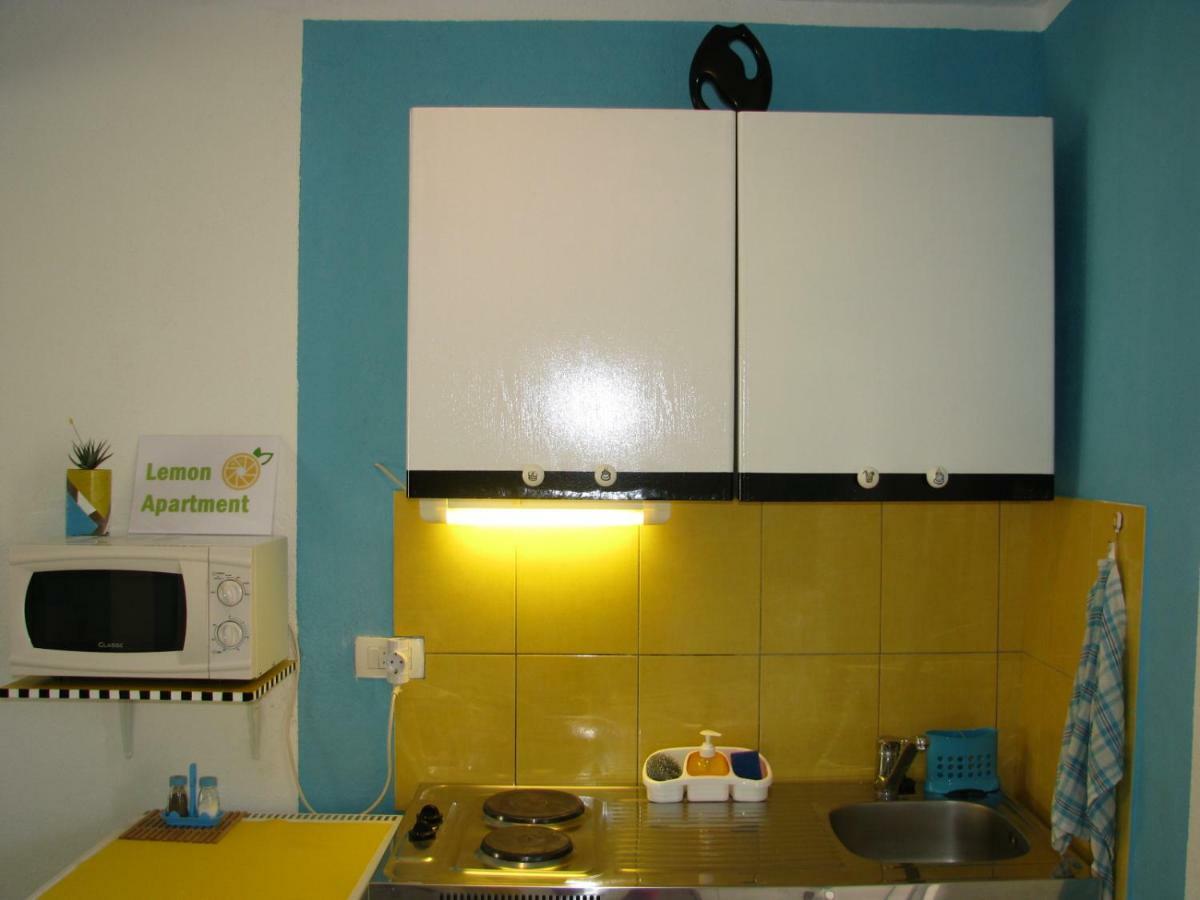 Apartments And Room Lemon Vis Buitenkant foto