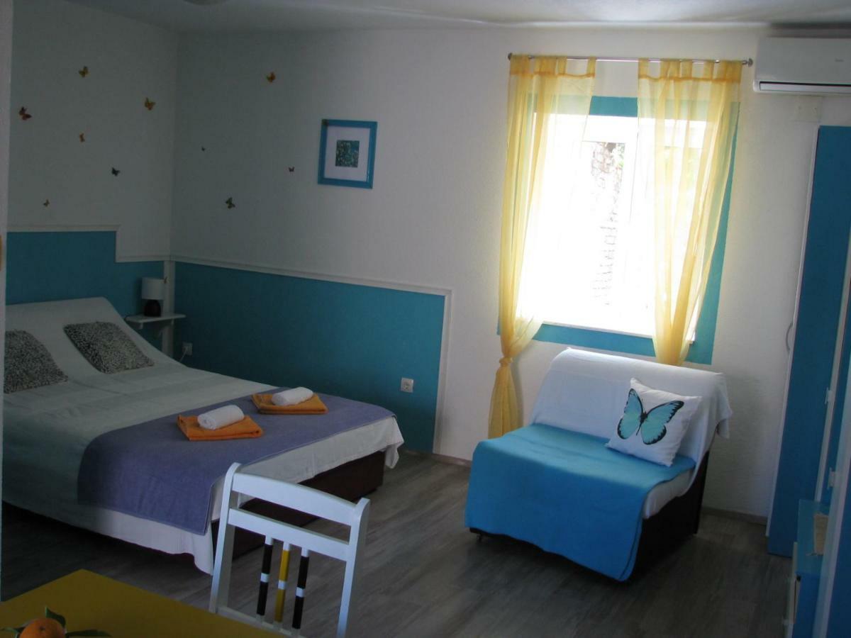 Apartments And Room Lemon Vis Buitenkant foto