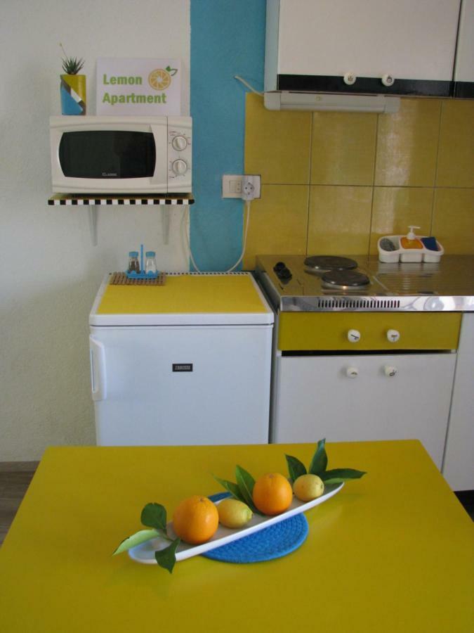 Apartments And Room Lemon Vis Buitenkant foto