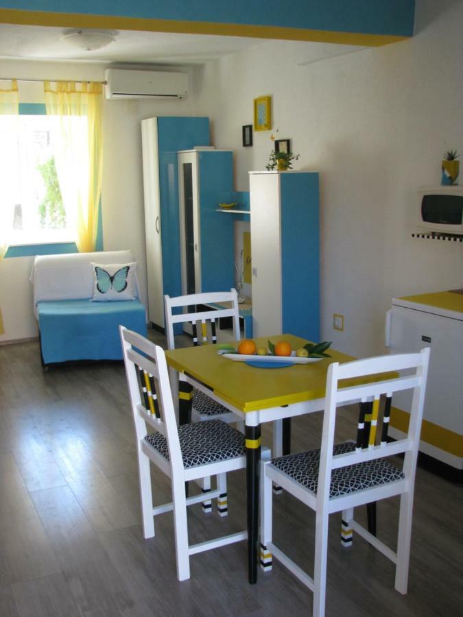 Apartments And Room Lemon Vis Kamer foto
